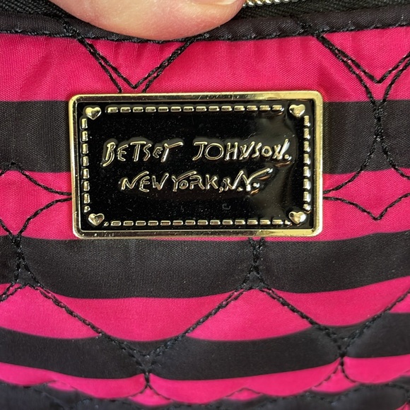 Betsey Johnson Fabulous Large Hot Pink & Navy Bag - Picture 4 of 15